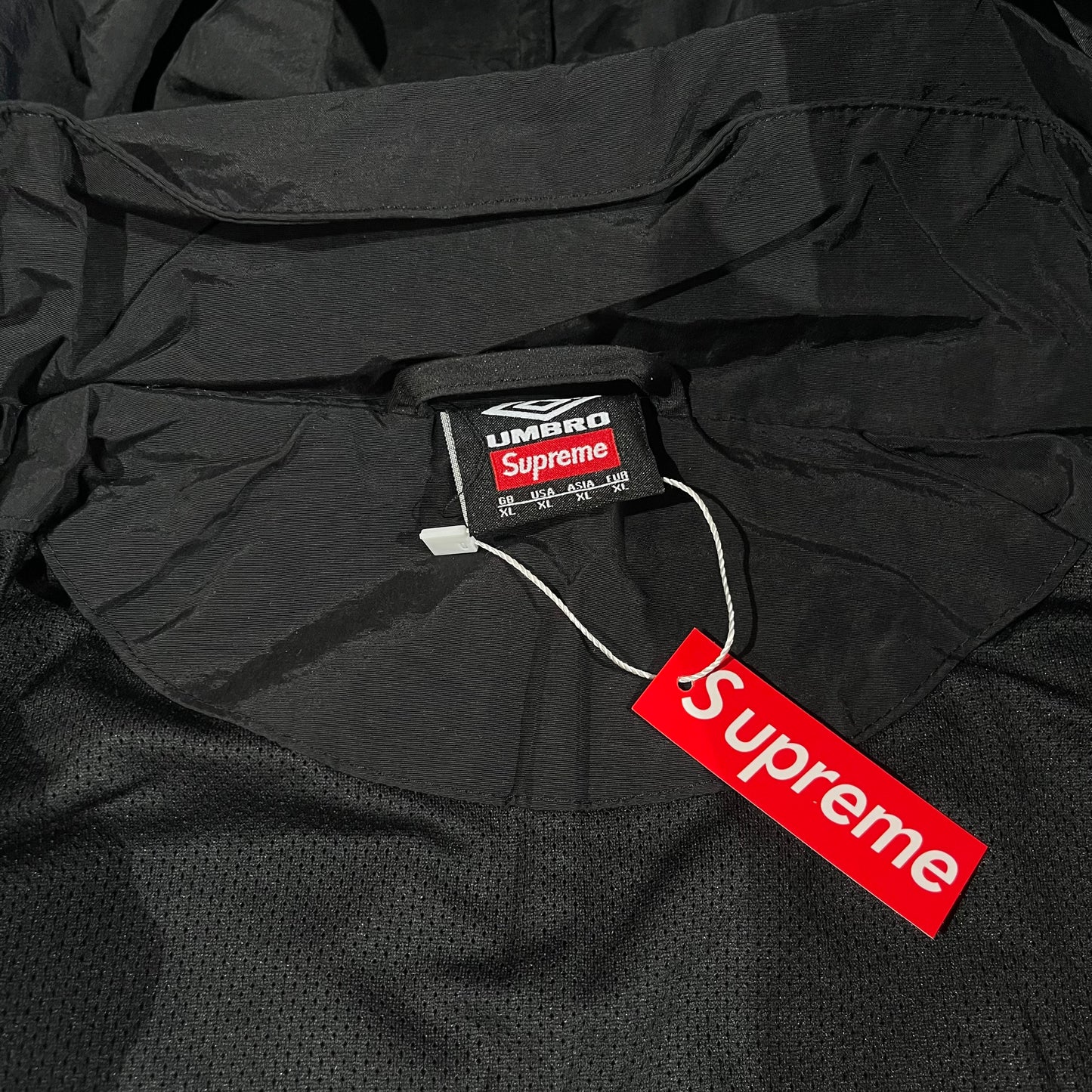 Conjunto Supreme X Umbro Negro XL