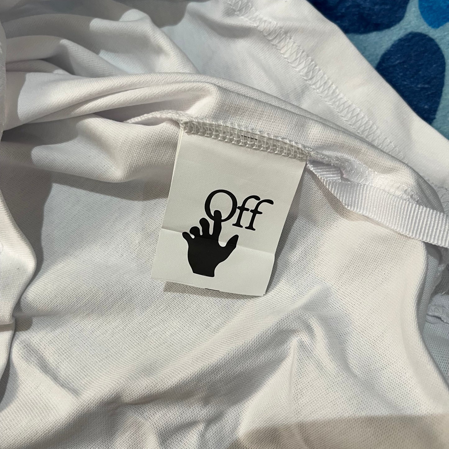 Remera Off White Caravaggio L