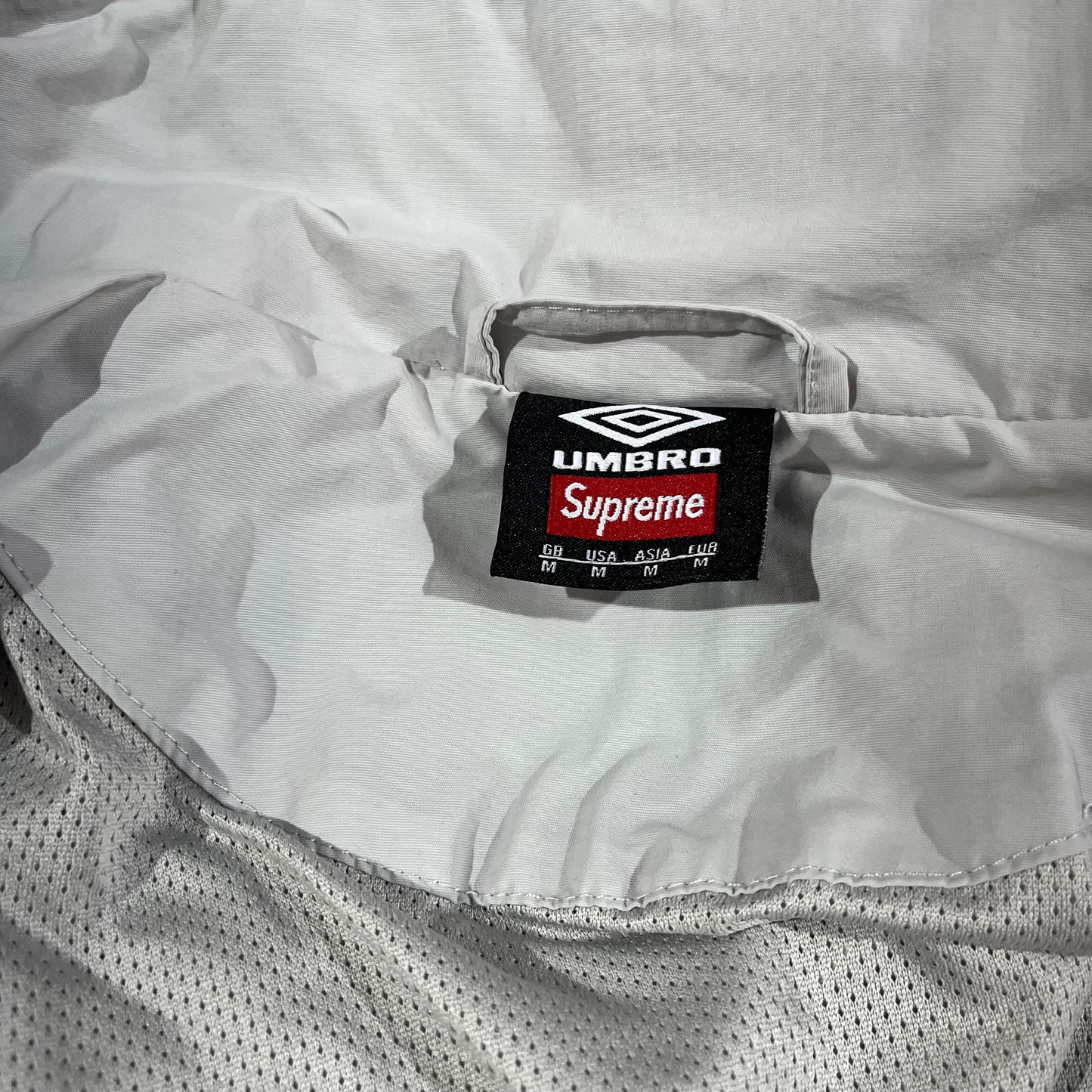 Conjunto Supreme X Umbro Gris M