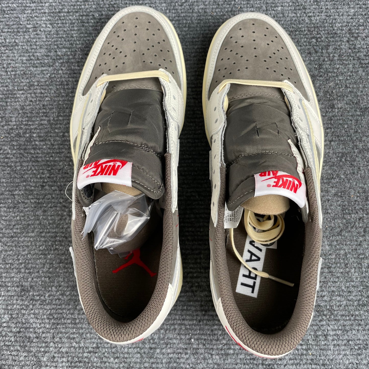 JORDAN 1 LOW X TRAVIS SCOTT OG REVERSE MOCHA