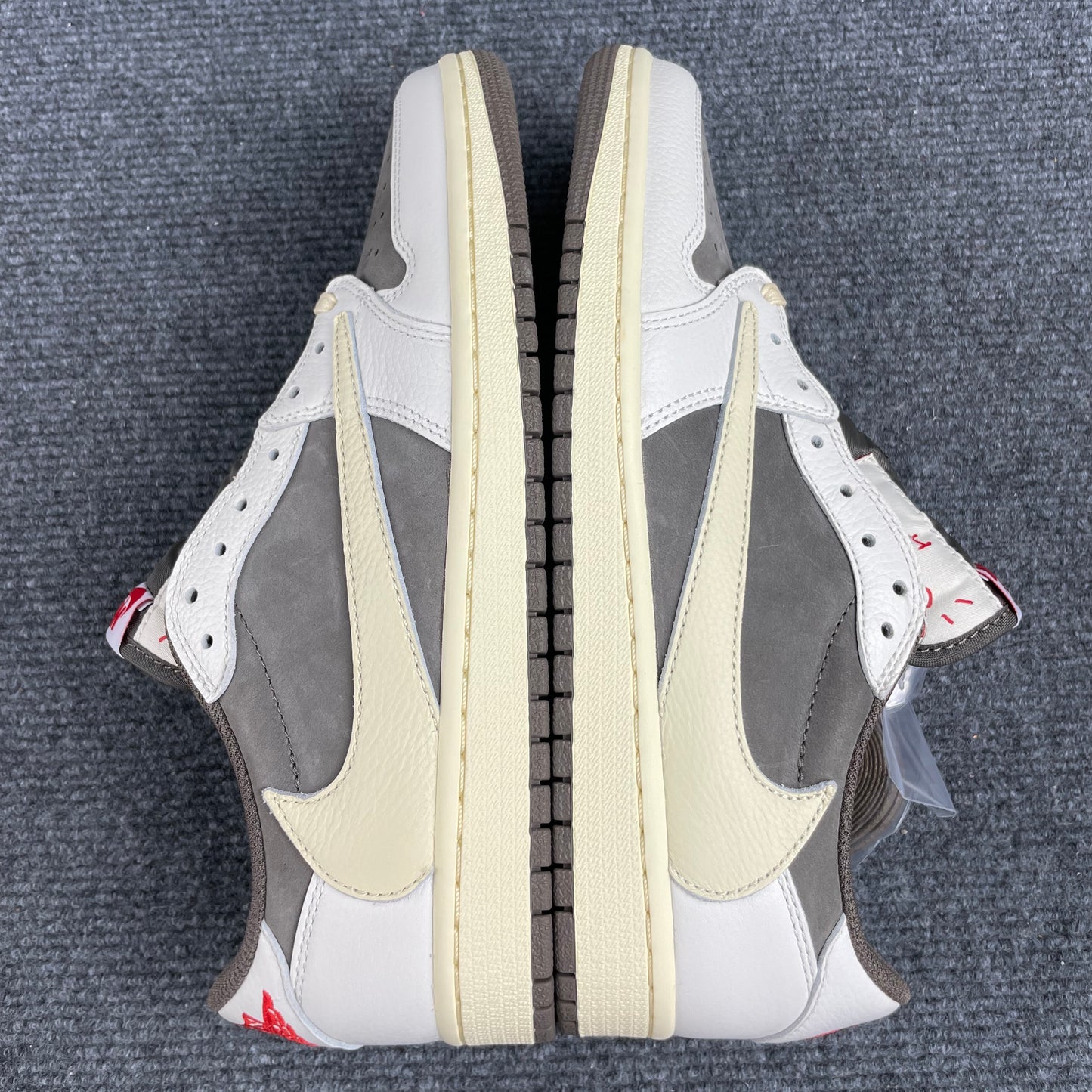 JORDAN 1 LOW X TRAVIS SCOTT OG REVERSE MOCHA