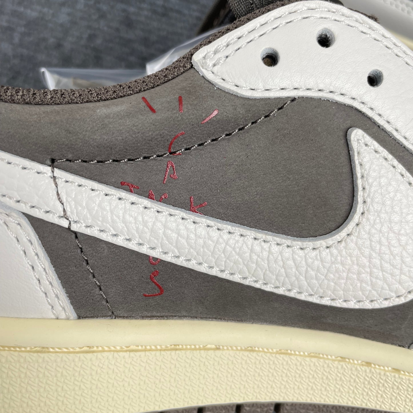JORDAN 1 LOW X TRAVIS SCOTT OG REVERSE MOCHA