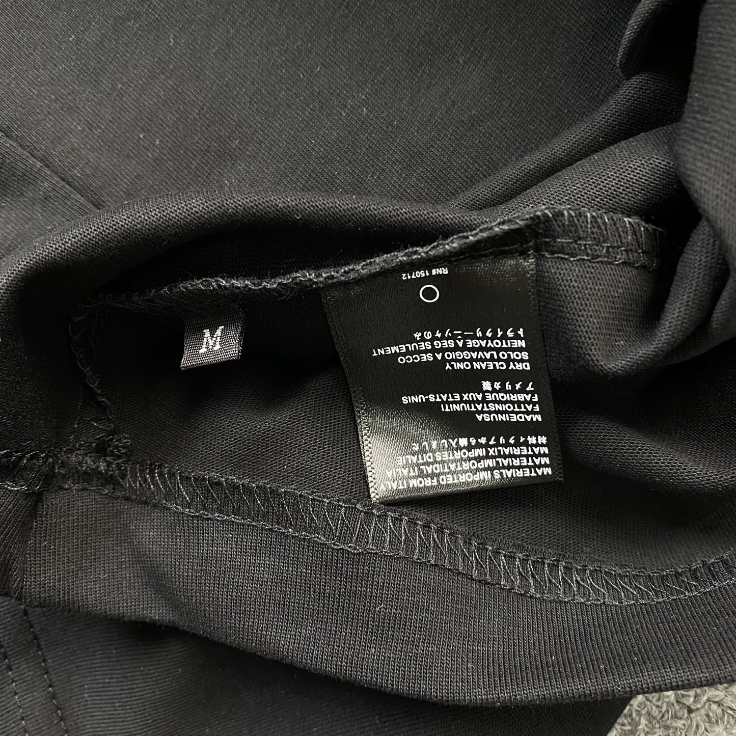 amiri-ma-bar-logo-tee-black-4-Drip Store Argentina