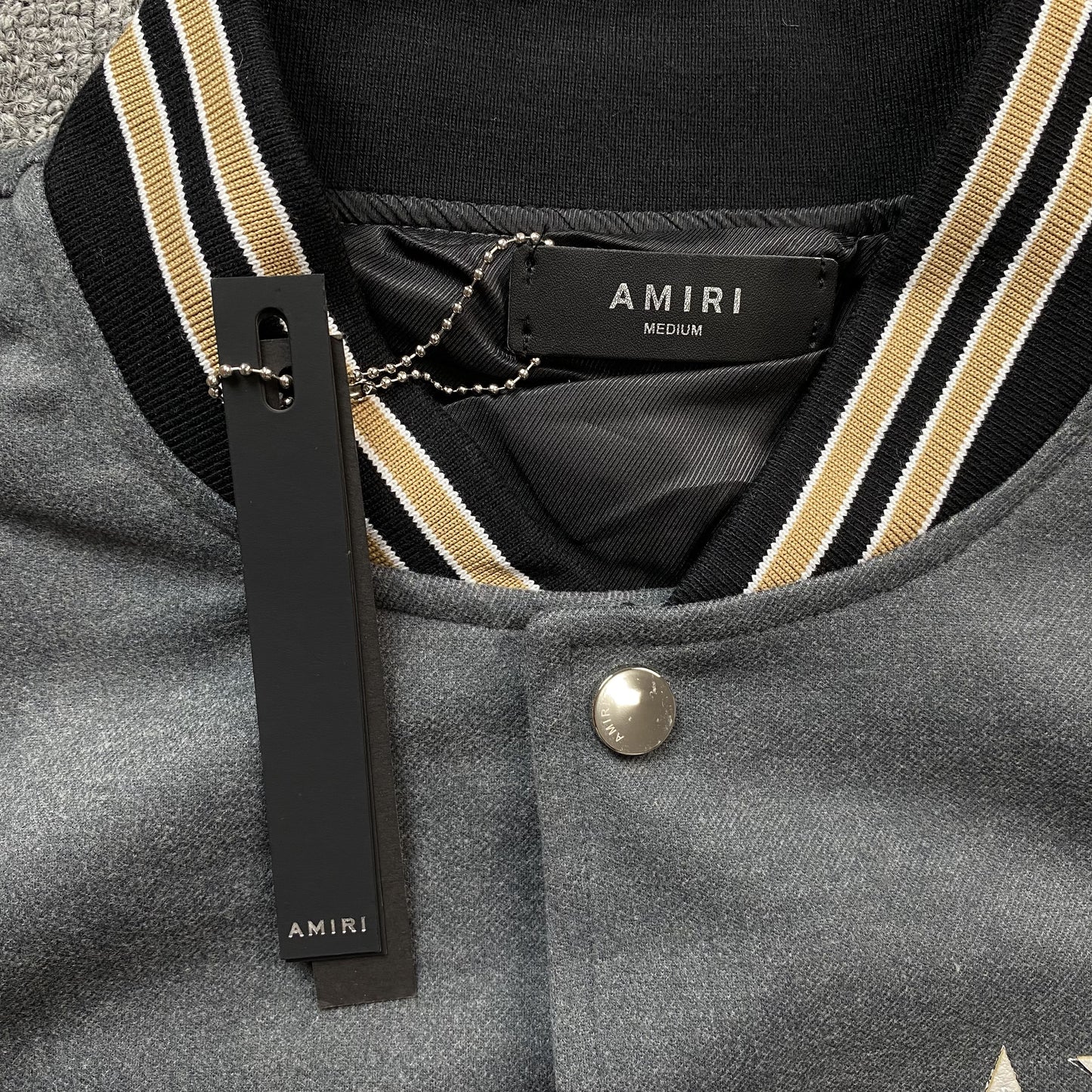 amiri-stars-bomber-jacket-grey-7-Drip Store Argentina