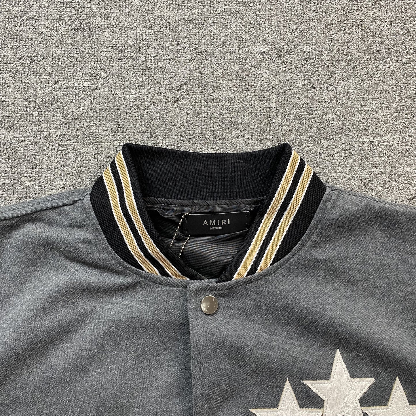 amiri-stars-bomber-jacket-grey-8-Drip Store Argentina