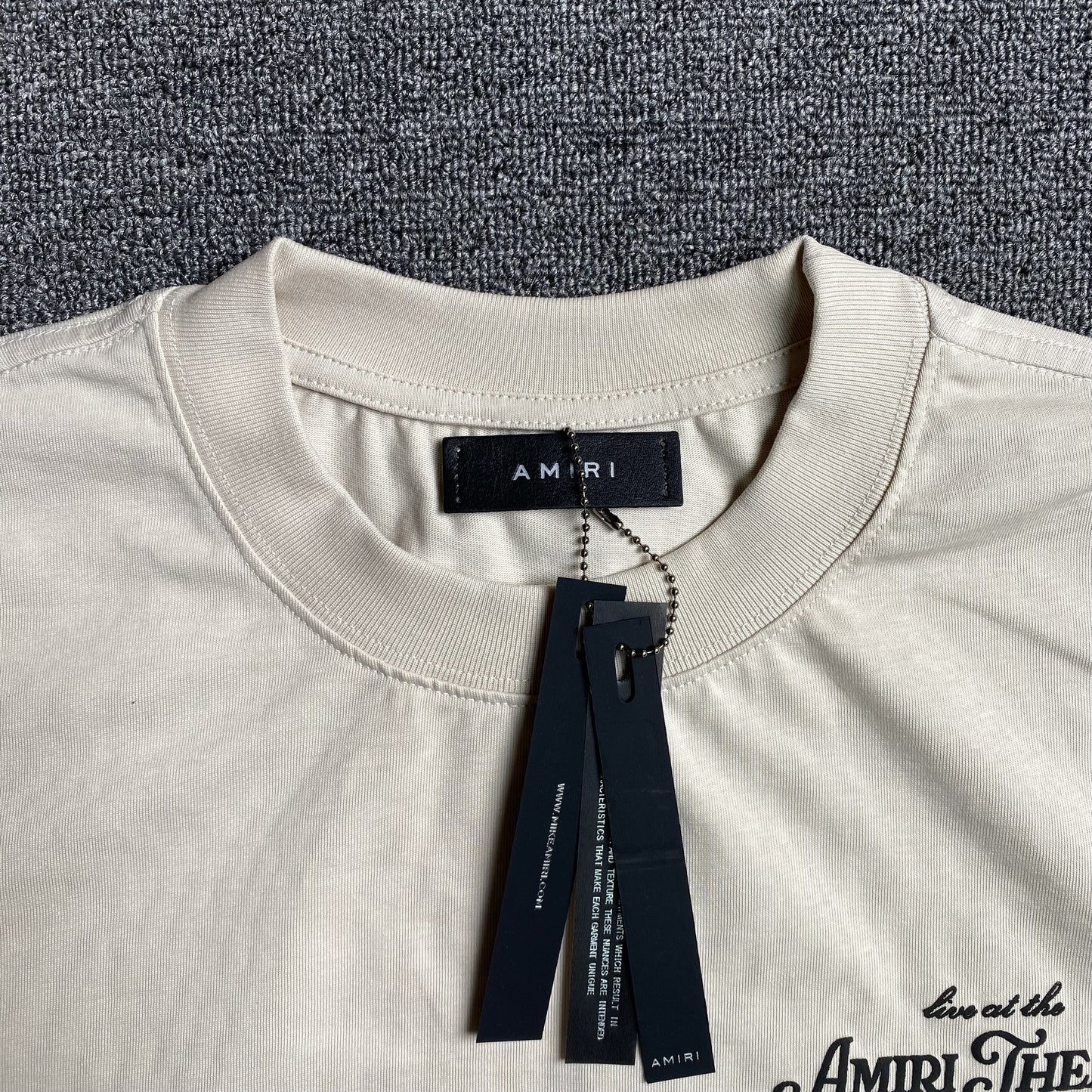 amiri-theatre-flocked-tee-beige-7-Drip Store Argentina