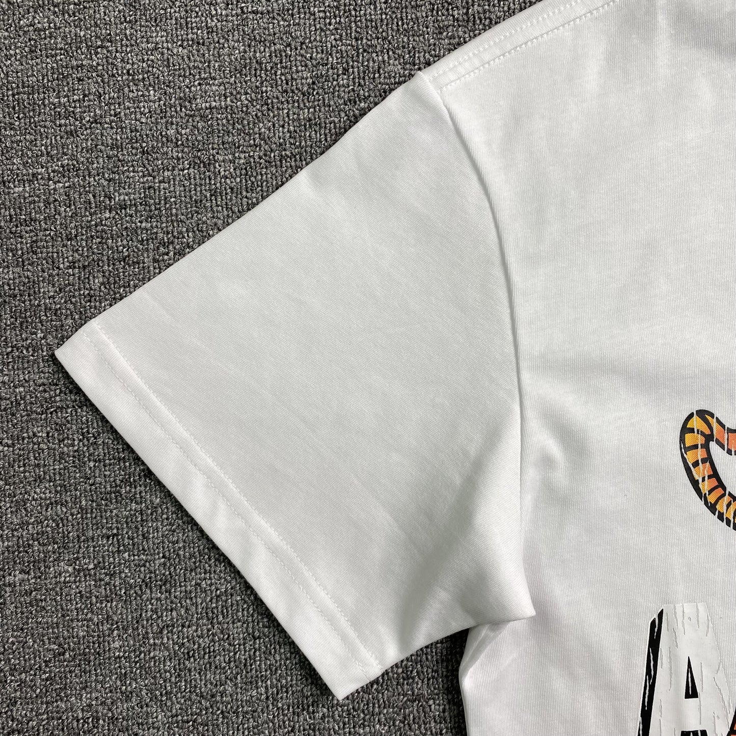 amiri-vintage-tiger-tee-white-4-Drip Store Argentina