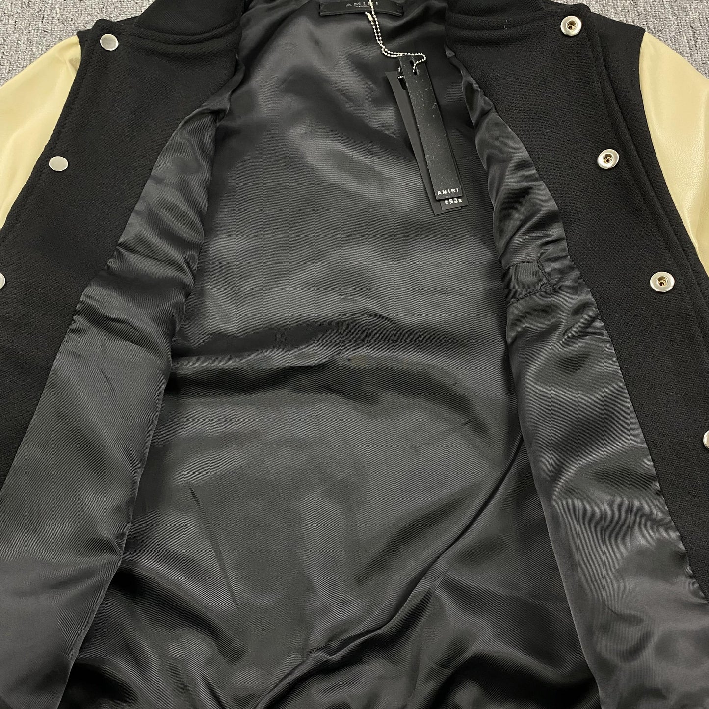 amiri-vintage-varsity-bomber-jacket-black-6-Drip Store Argentina