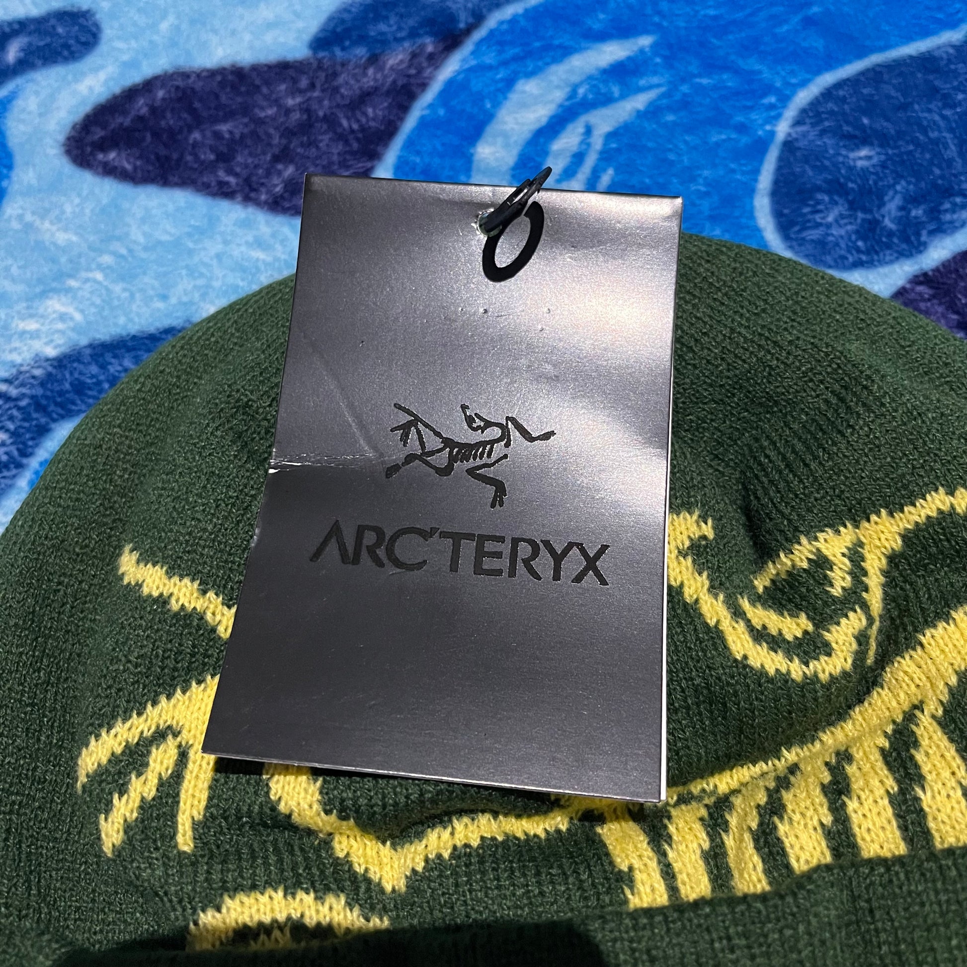 arcteryx-bird-word-toque-beanie-green-4-Drip Store Argentina
