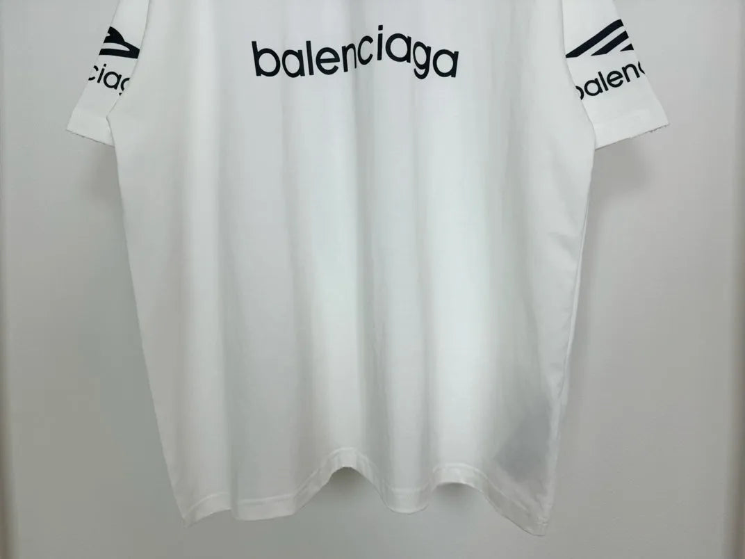 balenciaga-3b-logo-t-shirt-white-4-Drip Store Argentina