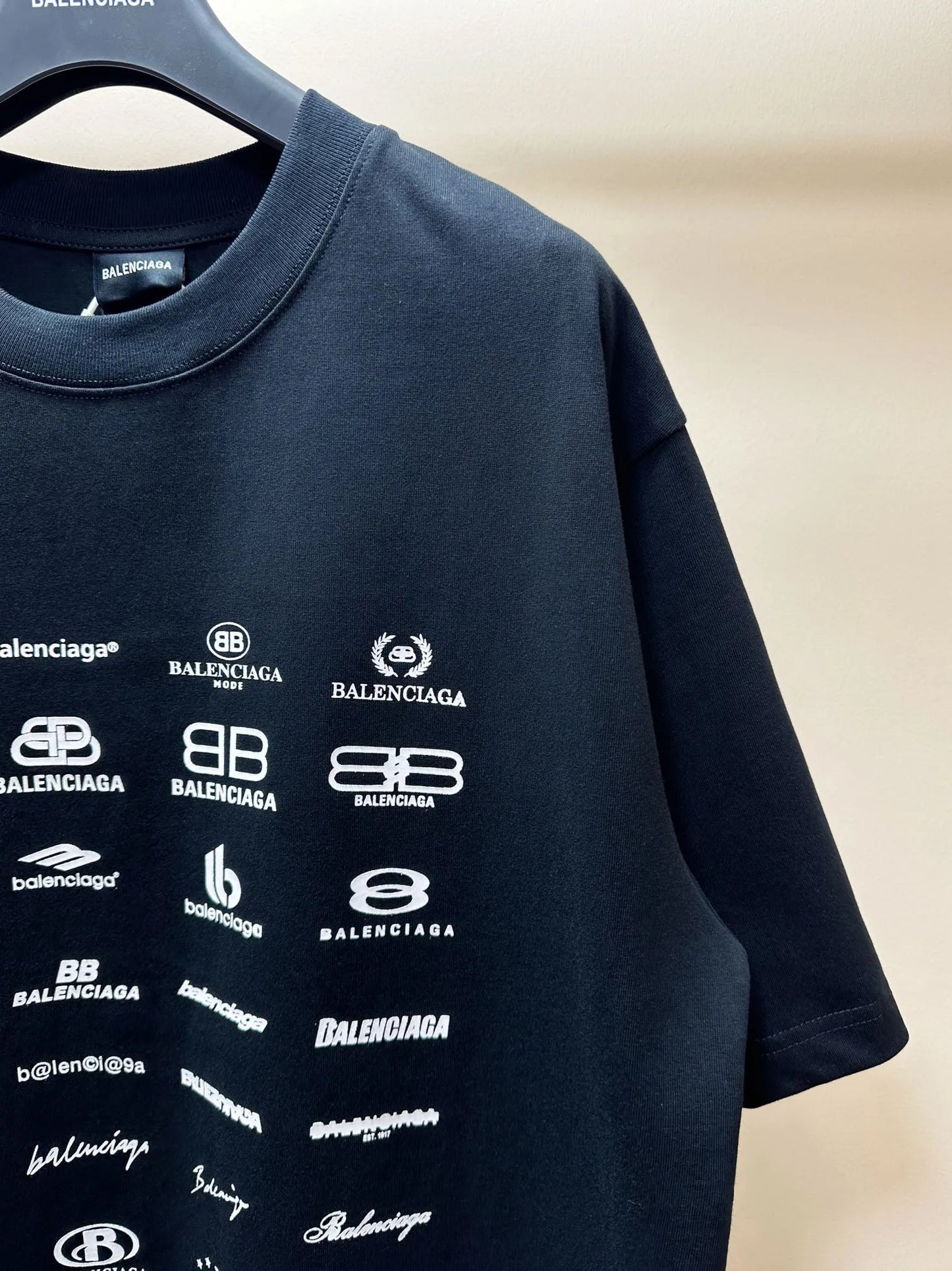 balenciaga-archives-logos-t-shirt-black-7-Drip Store Argentina