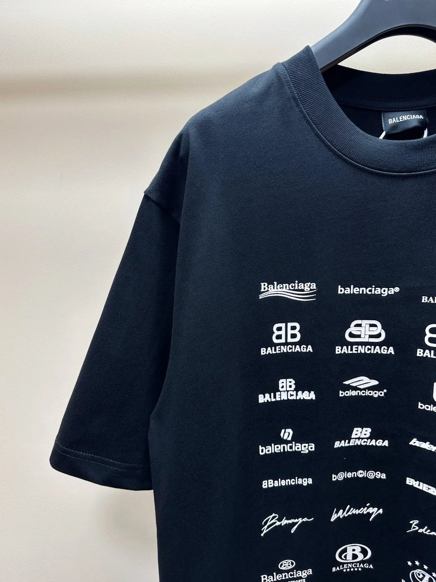 balenciaga-archives-logos-t-shirt-black-9-Drip Store Argentina