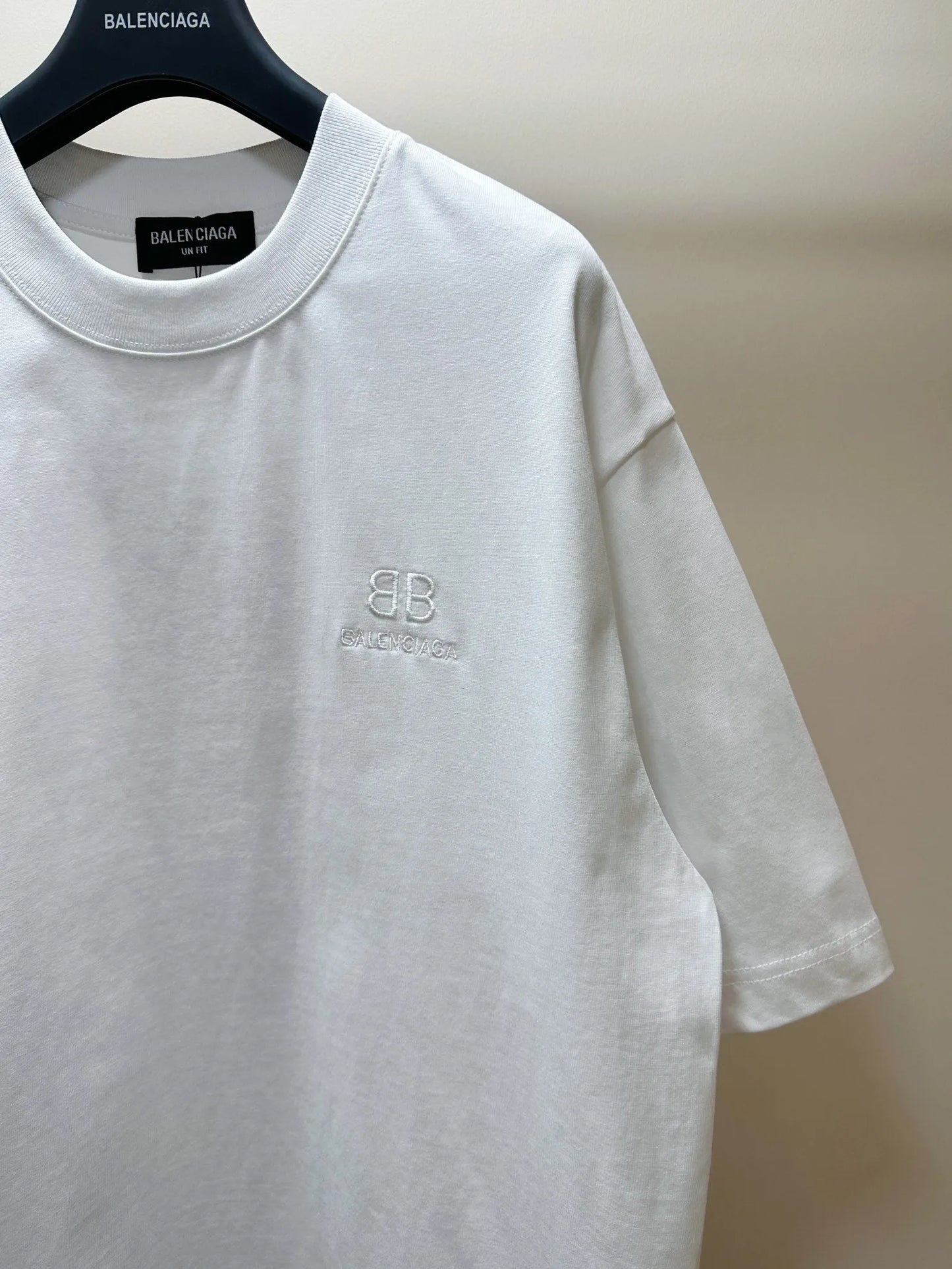 BALENCIAGA ART LOGO T-SHIRT WHITE-Drip Store Argentina