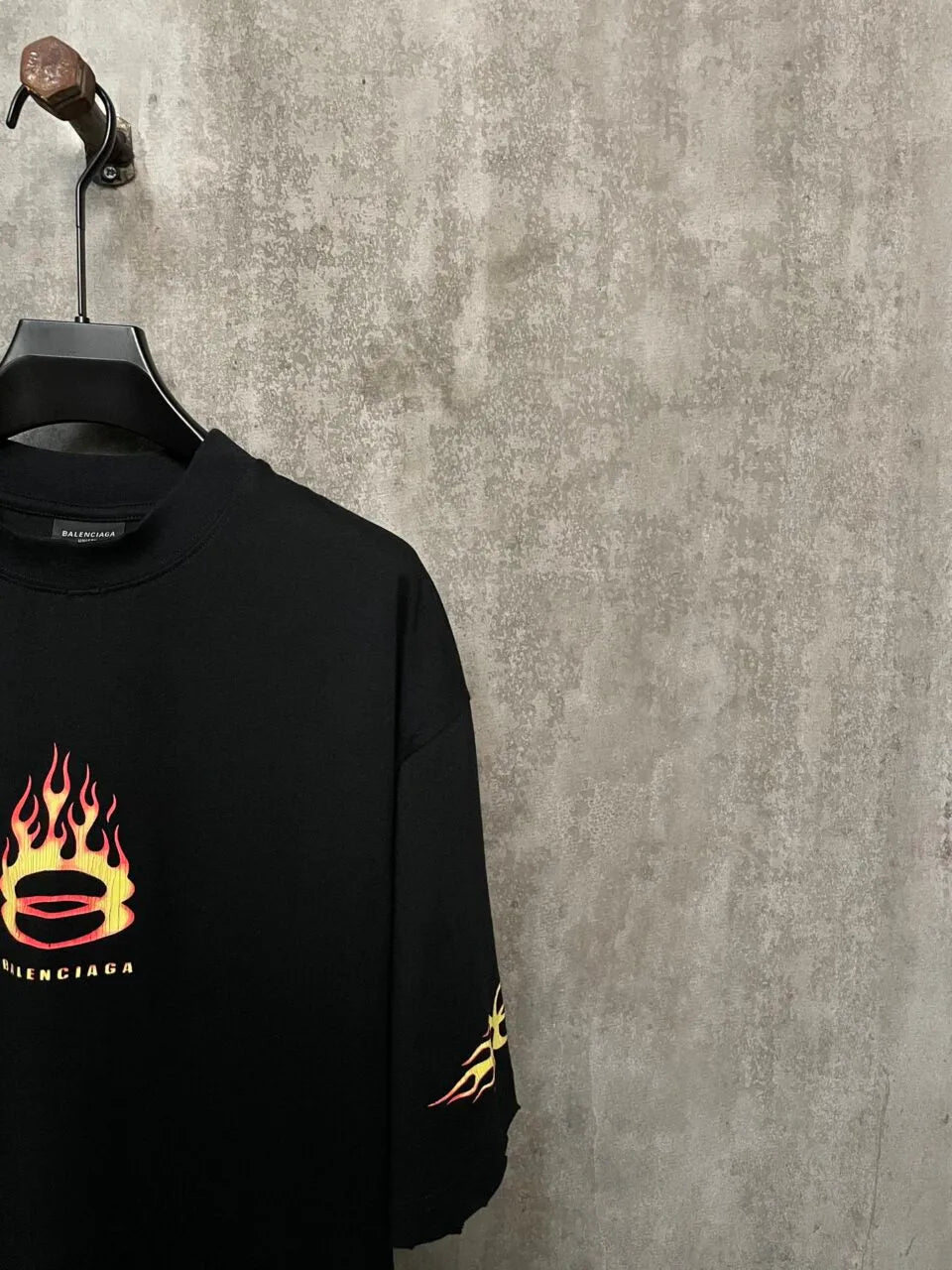 balenciaga-burning-unity-t-shirt-black-10-Drip Store Argentina