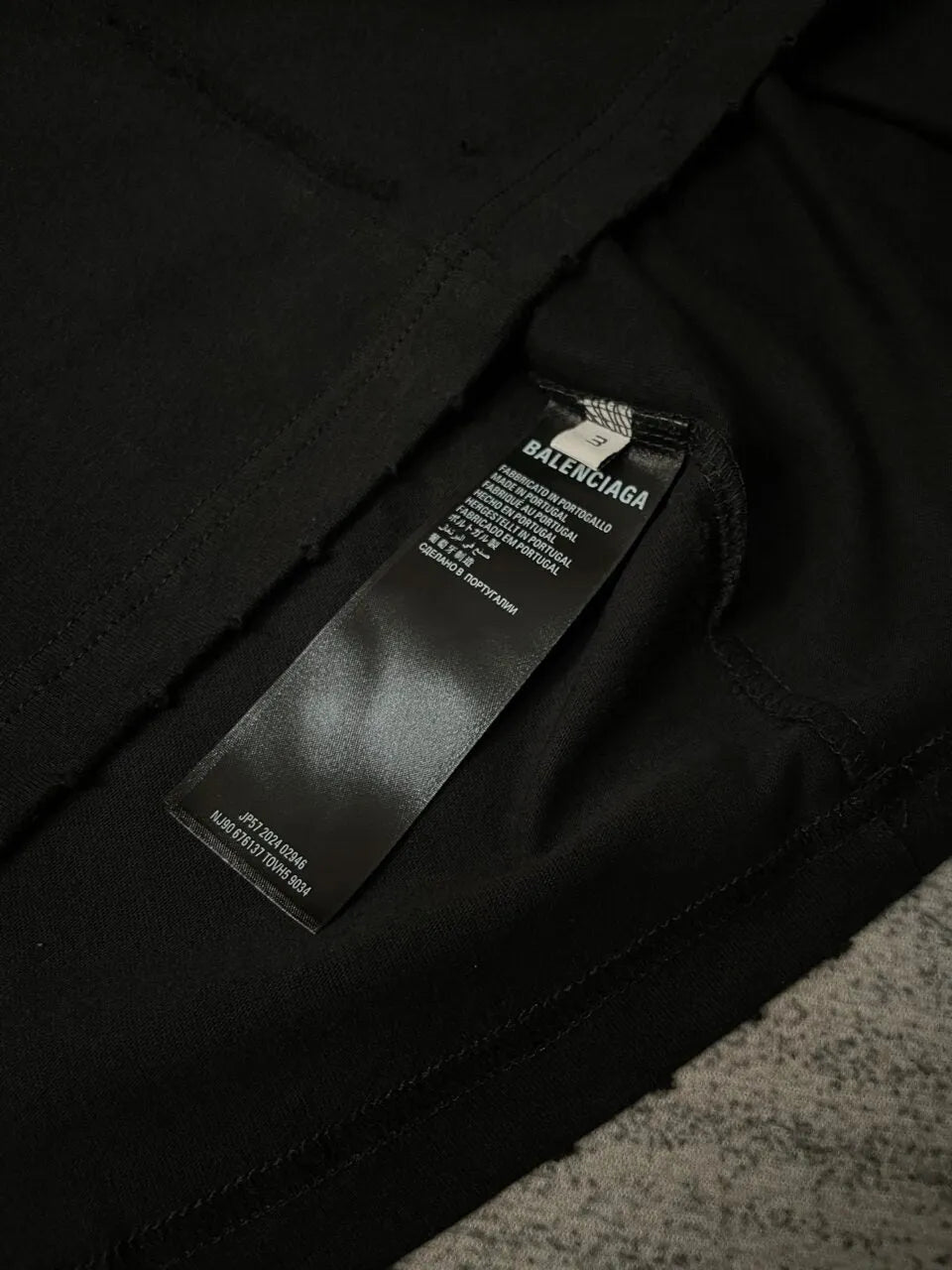 balenciaga-burning-unity-t-shirt-black-9-Drip Store Argentina