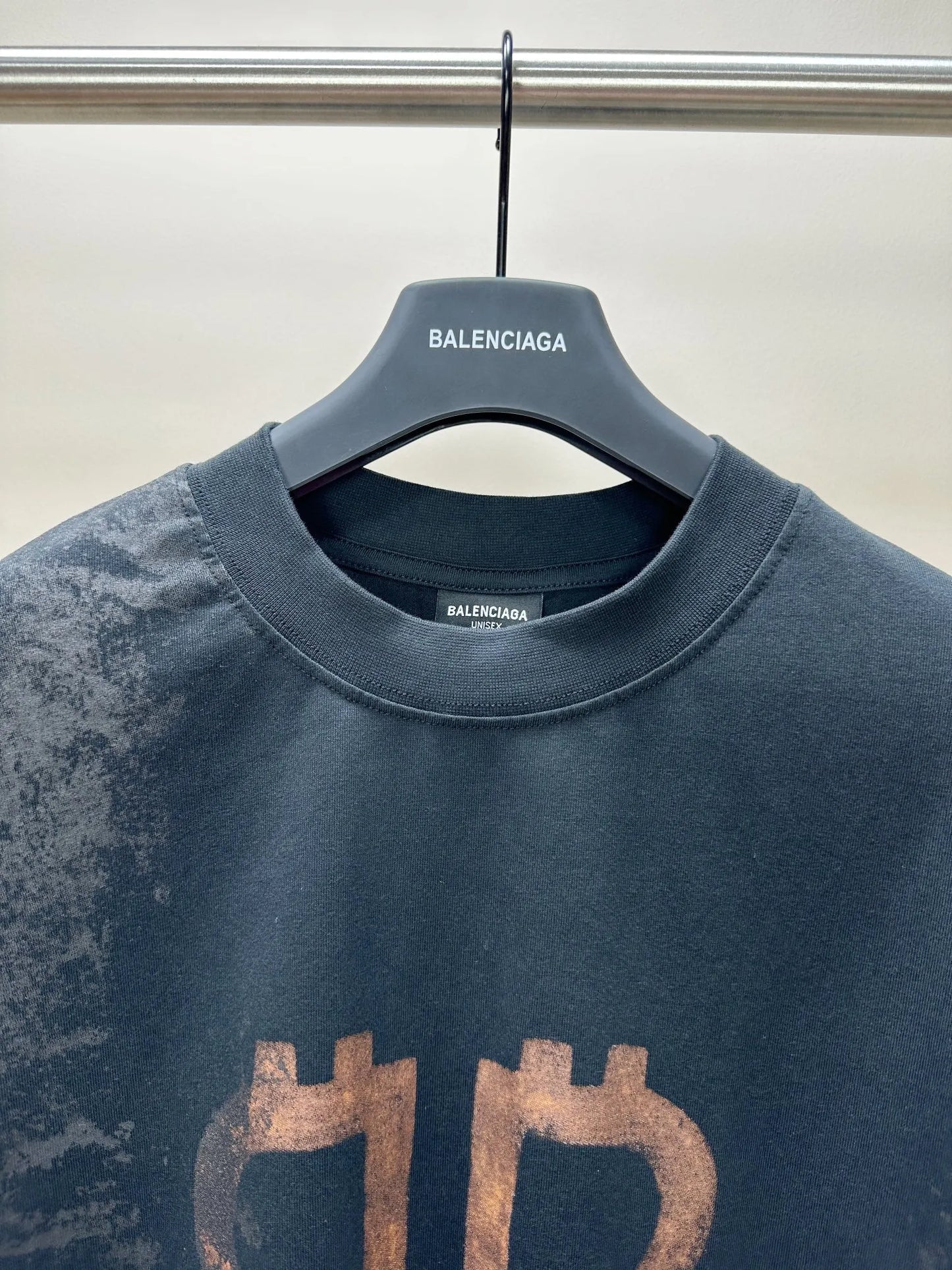 balenciaga-crypto-t-shirt-black-4-Drip Store Argentina