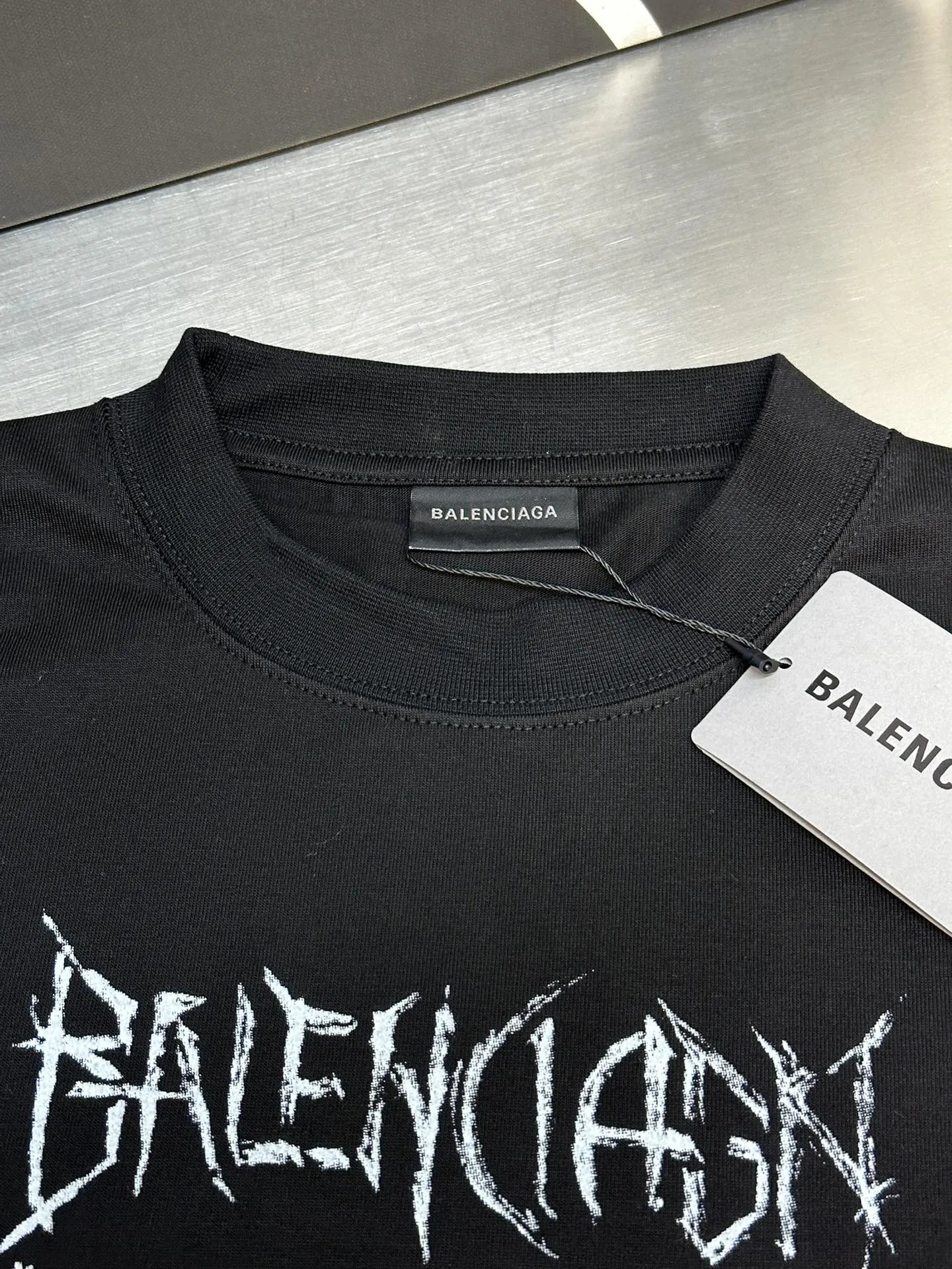 balenciaga-diy-metal-t-shirt-black-9-Drip Store Argentina