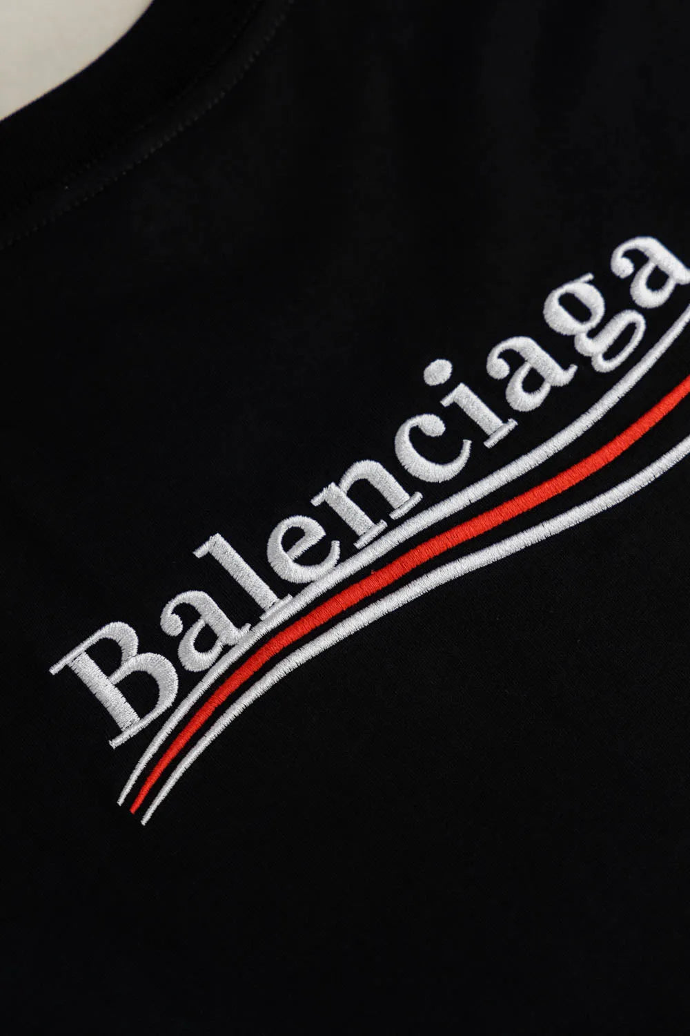 balenciaga-embroidery-logo-t-shirt-black-3-Drip Store Argentina
