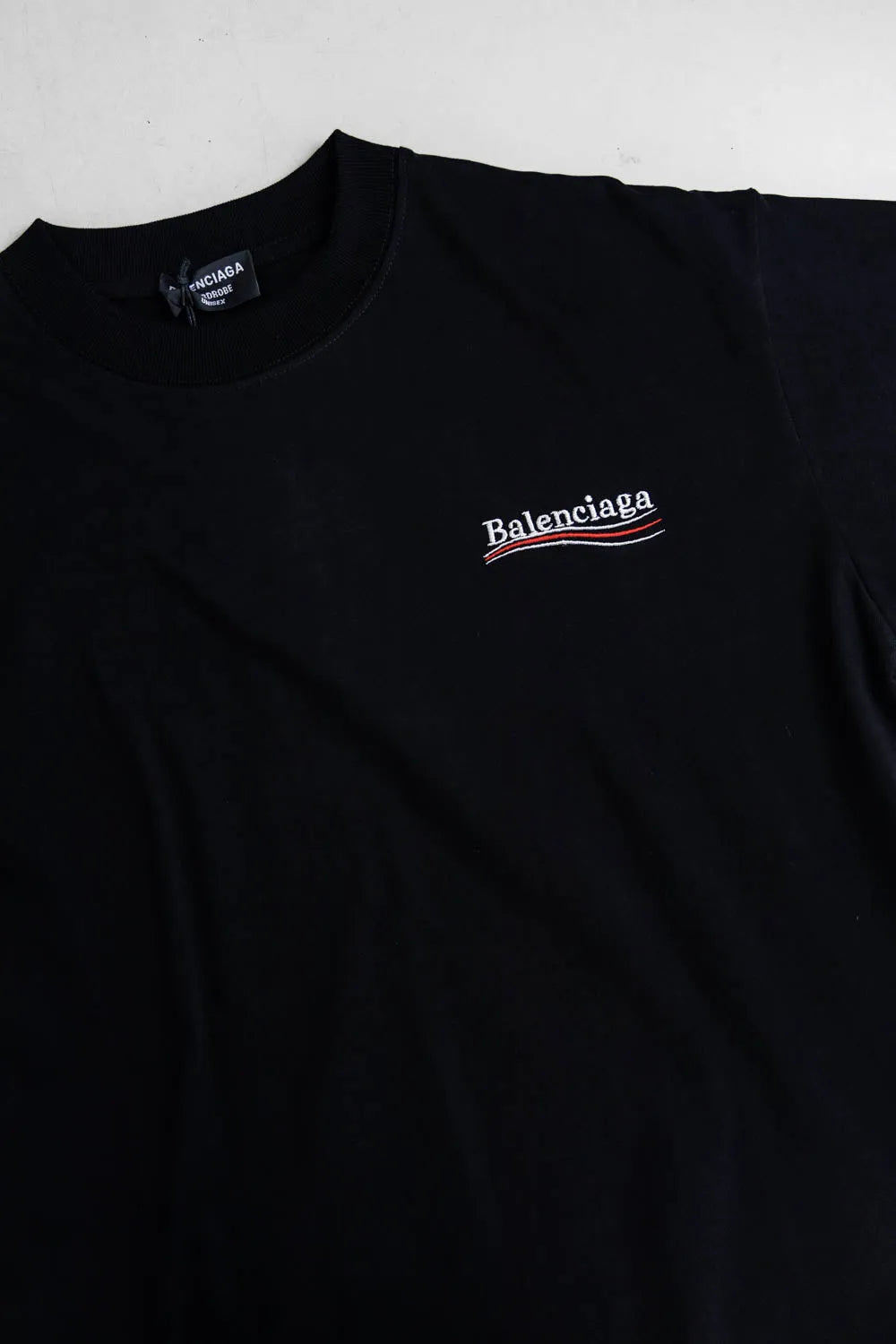 balenciaga-embroidery-logo-t-shirt-black-4-Drip Store Argentina