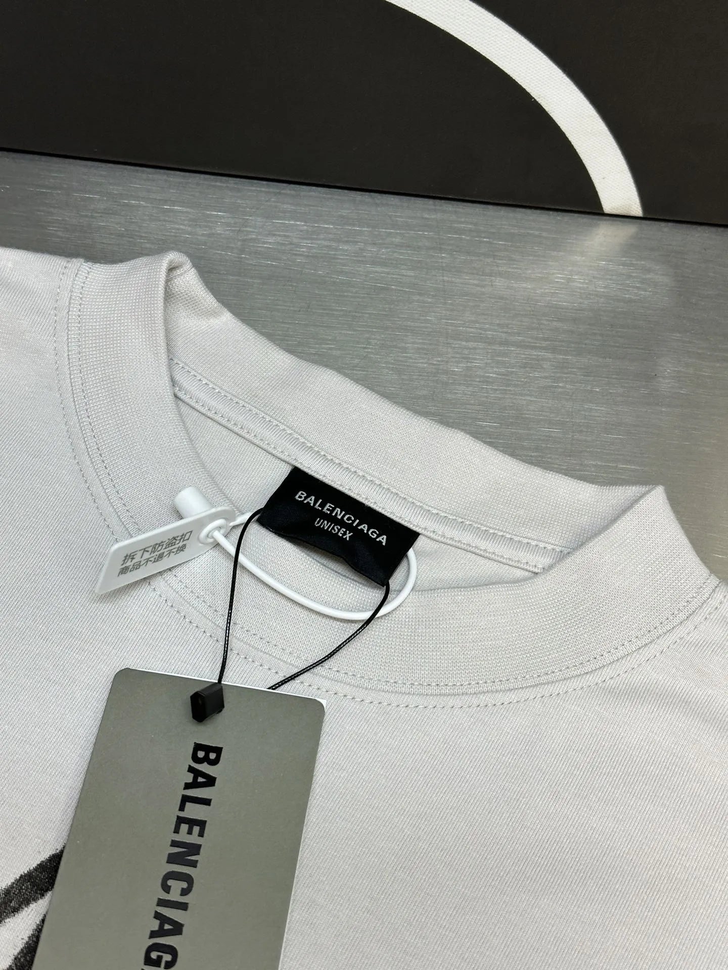 balenciaga-metal-bb-stencil-t-shirt-white-5-Drip Store Argentina