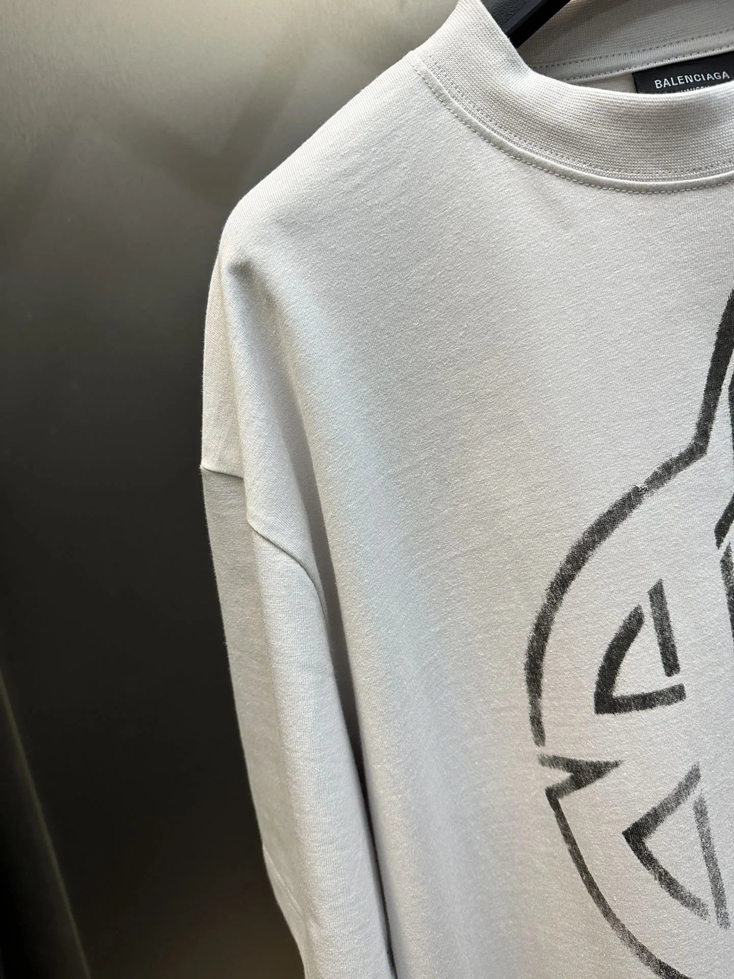 balenciaga-metal-bb-stencil-t-shirt-white-9-Drip Store Argentina