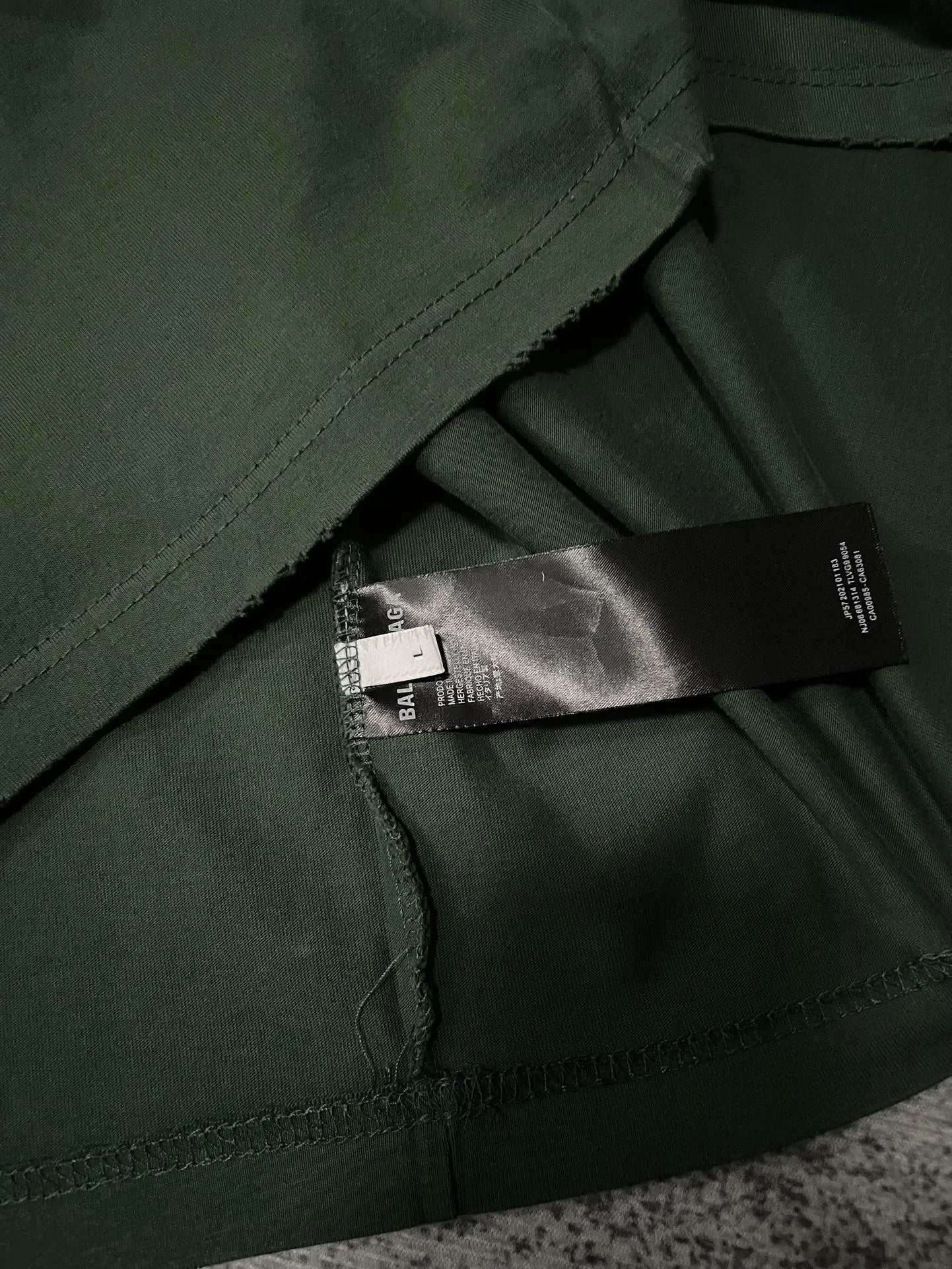balenciaga-new-tape-type-t-shirt-green-7-Drip Store Argentina