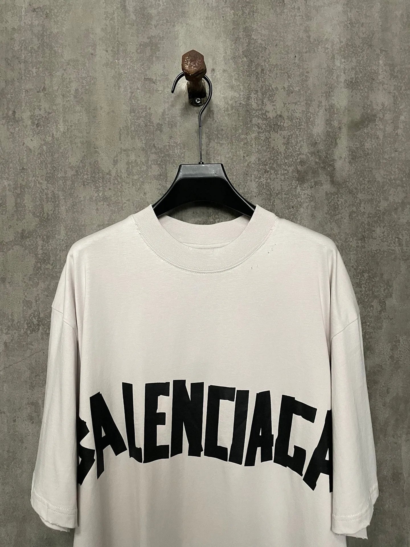 balenciaga-new-tape-type-t-shirt-white-4-Drip Store Argentina