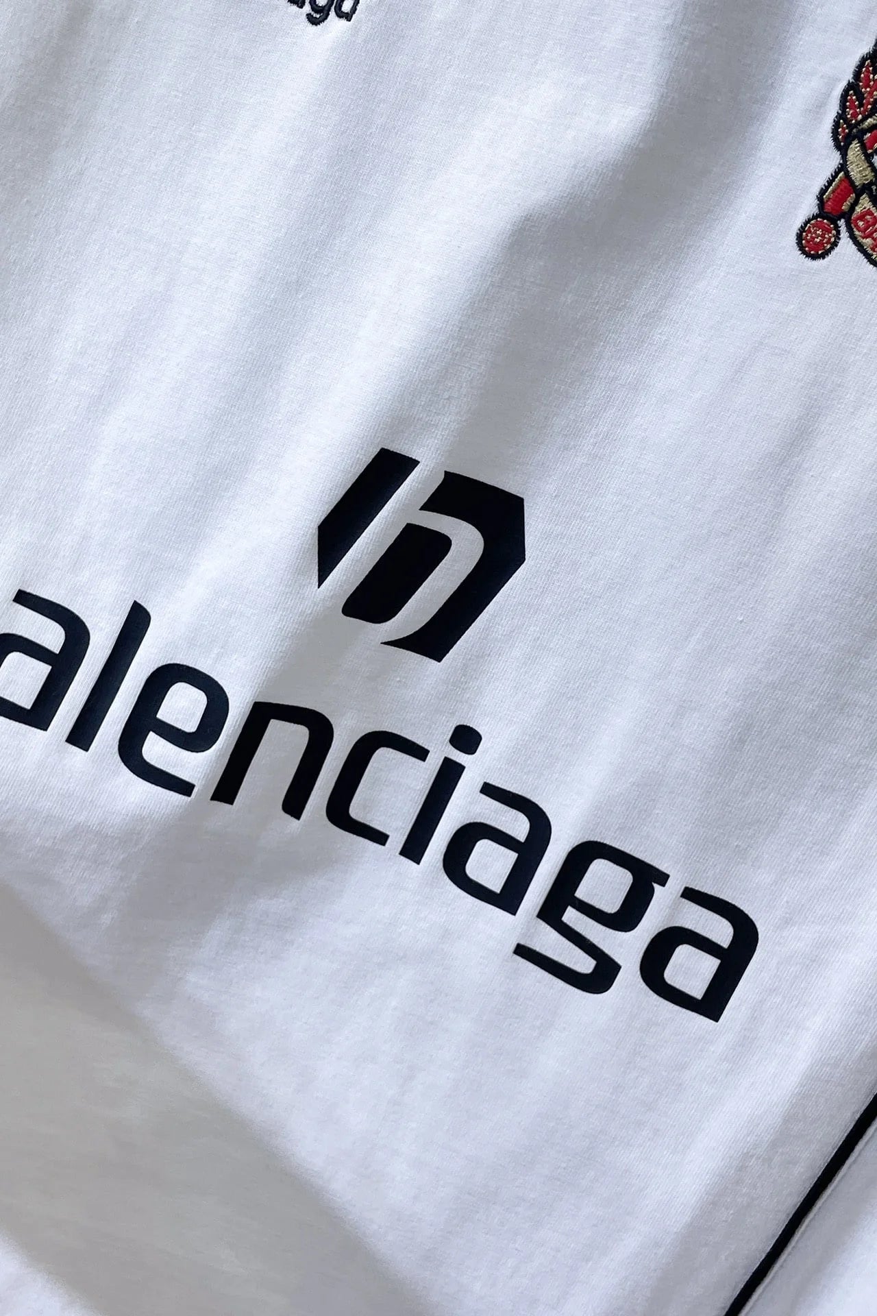 balenciaga-paris-soccer-t-shirt-white-3-Drip Store Argentina