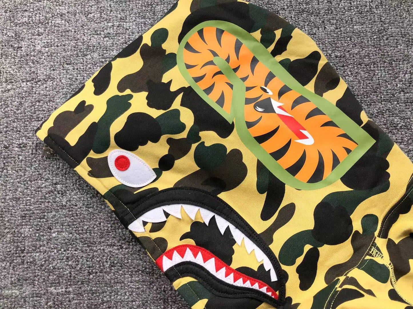 BAPE 1ST CAMO SHARK FULL ZIP HOODIE YELLOW-Drip Store Argentina