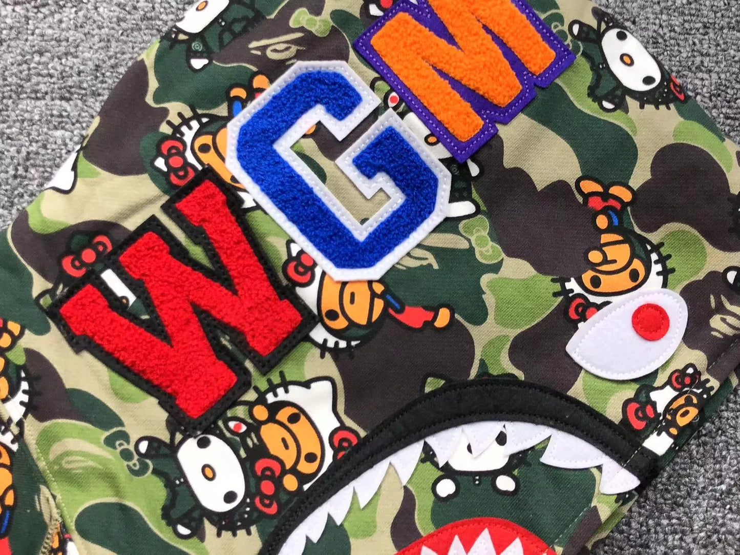 BAPE ABC CAMO HELLO KITTY SHARK FULL ZIP HOODIE GREEN-Drip Store Argentina