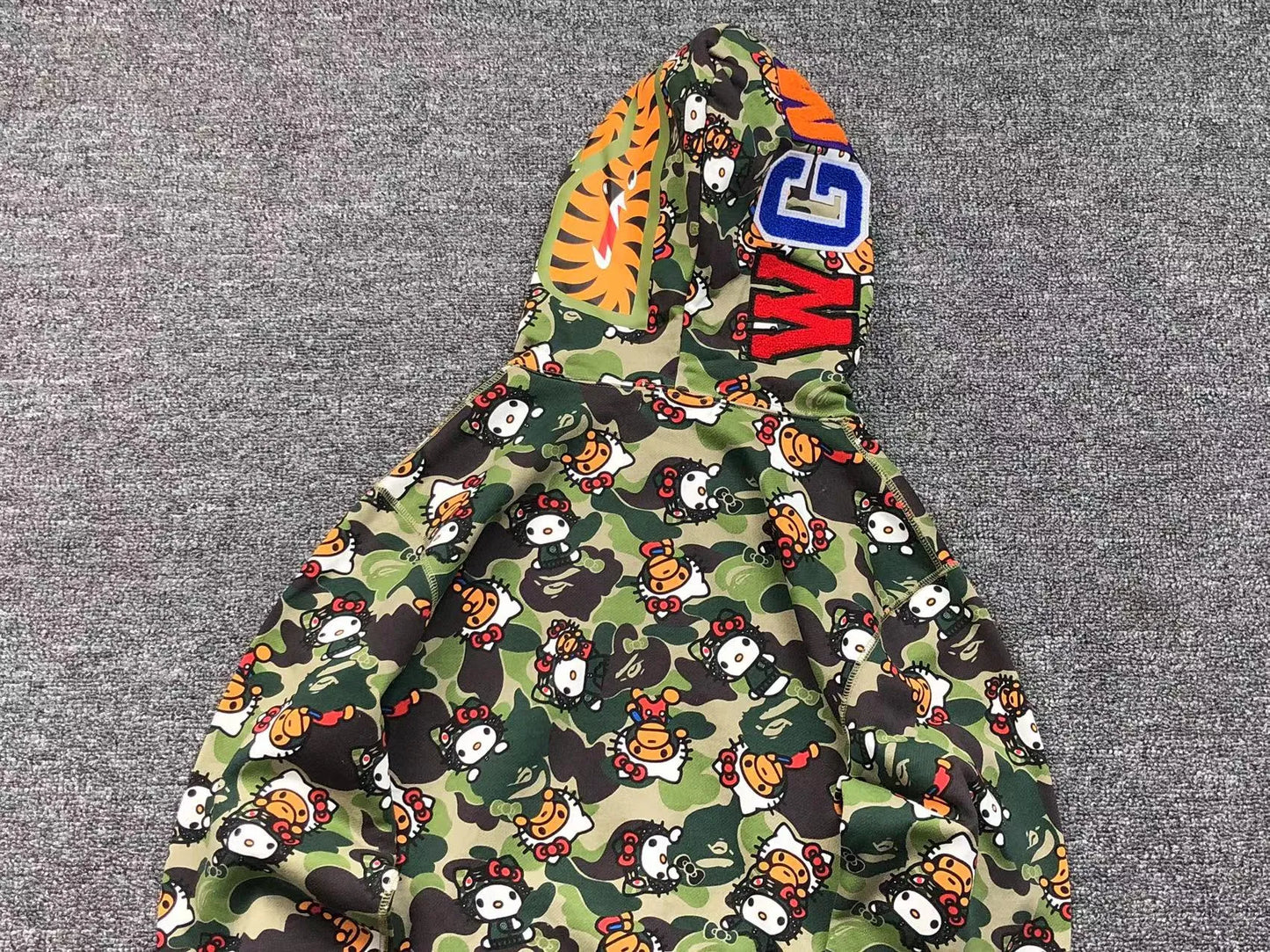BAPE ABC CAMO HELLO KITTY SHARK FULL ZIP HOODIE GREEN-Drip Store Argentina
