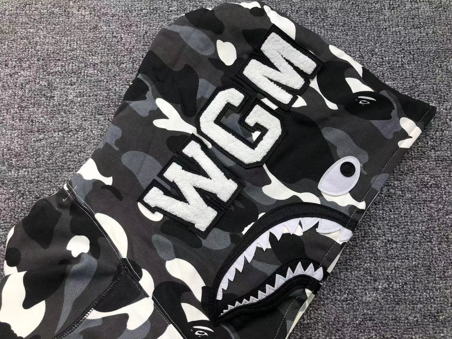BAPE CITY CAMO HALF SHARK FULL ZIP HOODIE BLACK WHITE-Drip Store Argentina