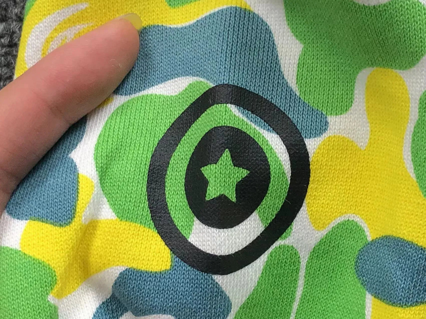 bape-shark-hk-central-limited-full-zip-hoodie-14-Drip Store Argentina