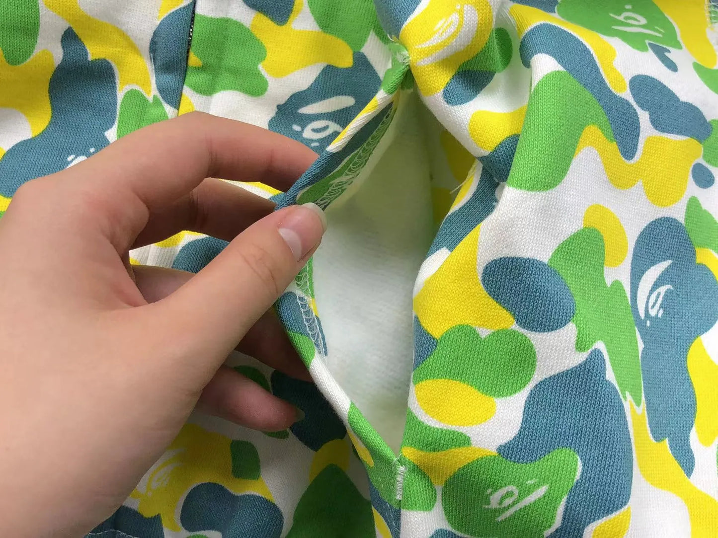 bape-shark-hk-central-limited-full-zip-hoodie-5-Drip Store Argentina