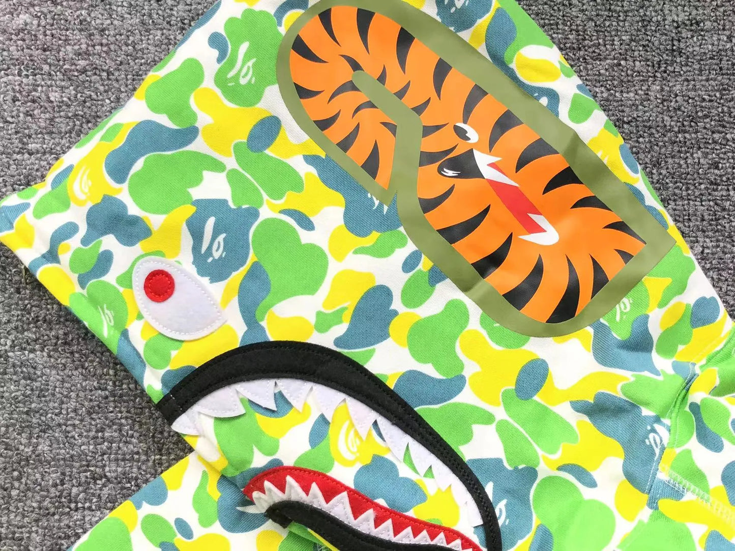 bape-shark-hk-central-limited-full-zip-hoodie-7-Drip Store Argentina