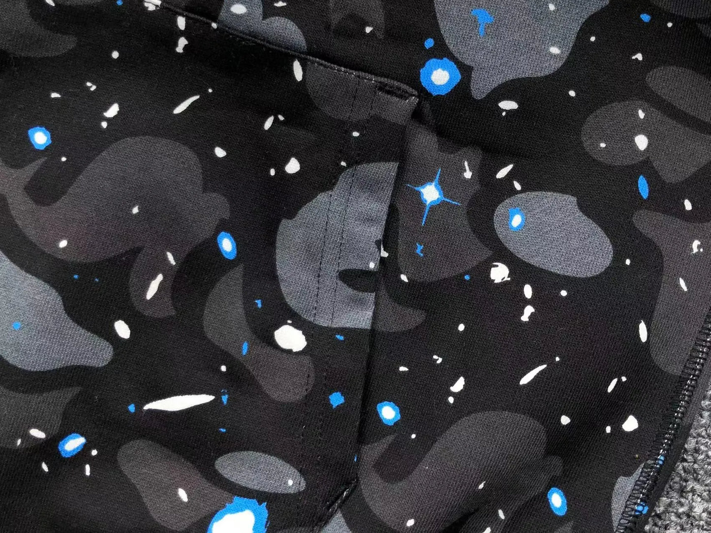 bape-space-camo-shark-full-zip-hoodie-black-12-Drip Store Argentina
