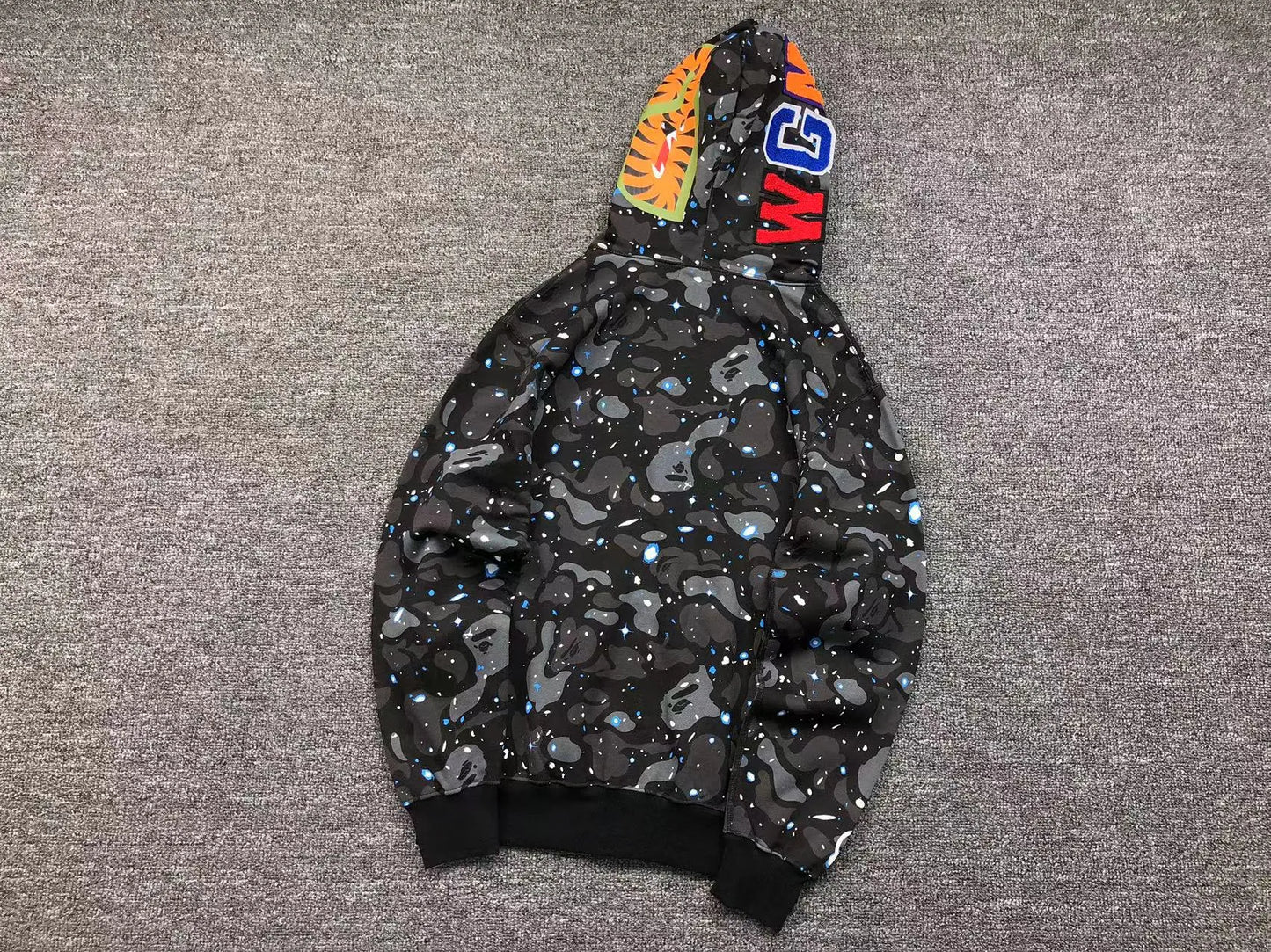bape-space-camo-shark-full-zip-hoodie-black-2-Drip Store Argentina