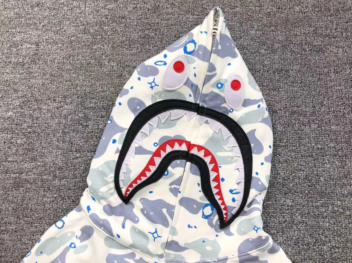 bape-space-camo-shark-full-zip-hoodie-white-4-Drip Store Argentina
