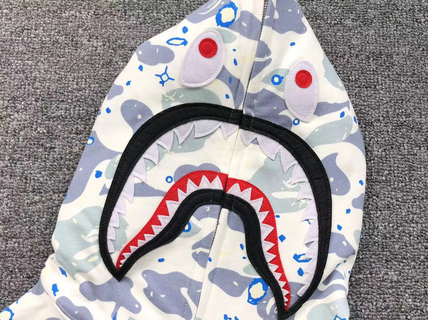 bape-space-camo-shark-full-zip-hoodie-white-5-Drip Store Argentina