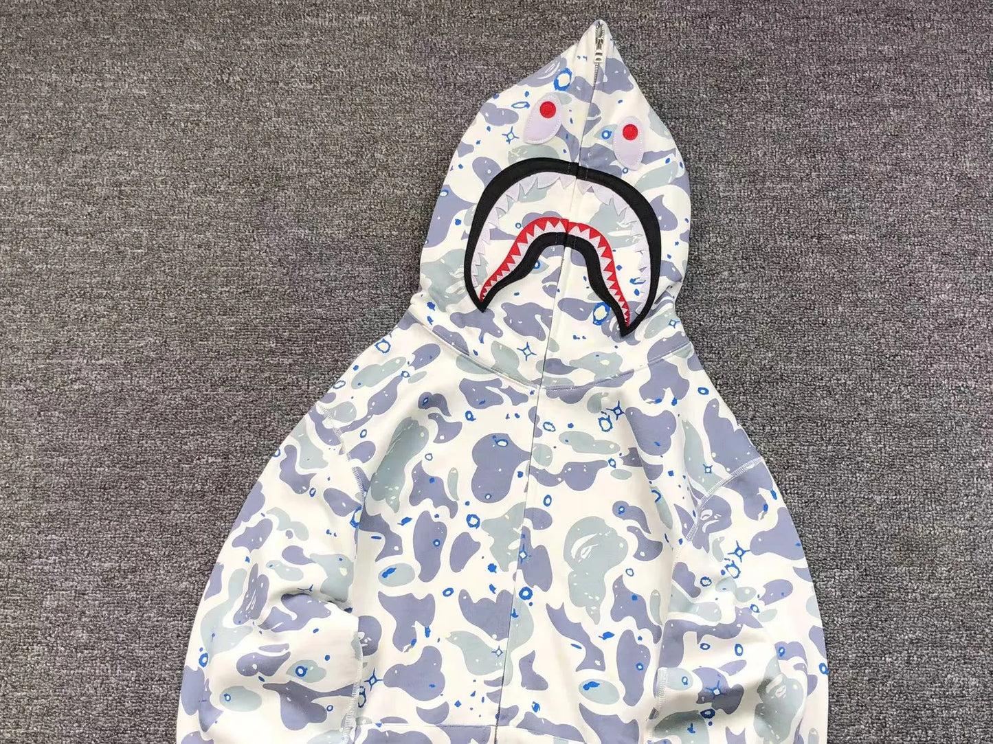 bape-space-camo-shark-full-zip-hoodie-white-6-Drip Store Argentina
