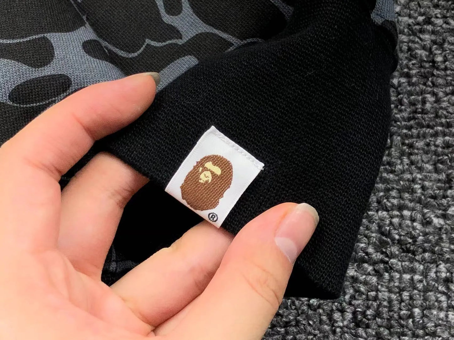 bape-x-dover-street-market-special-camo-shark-full-zip-hoodie-6-Drip Store Argentina