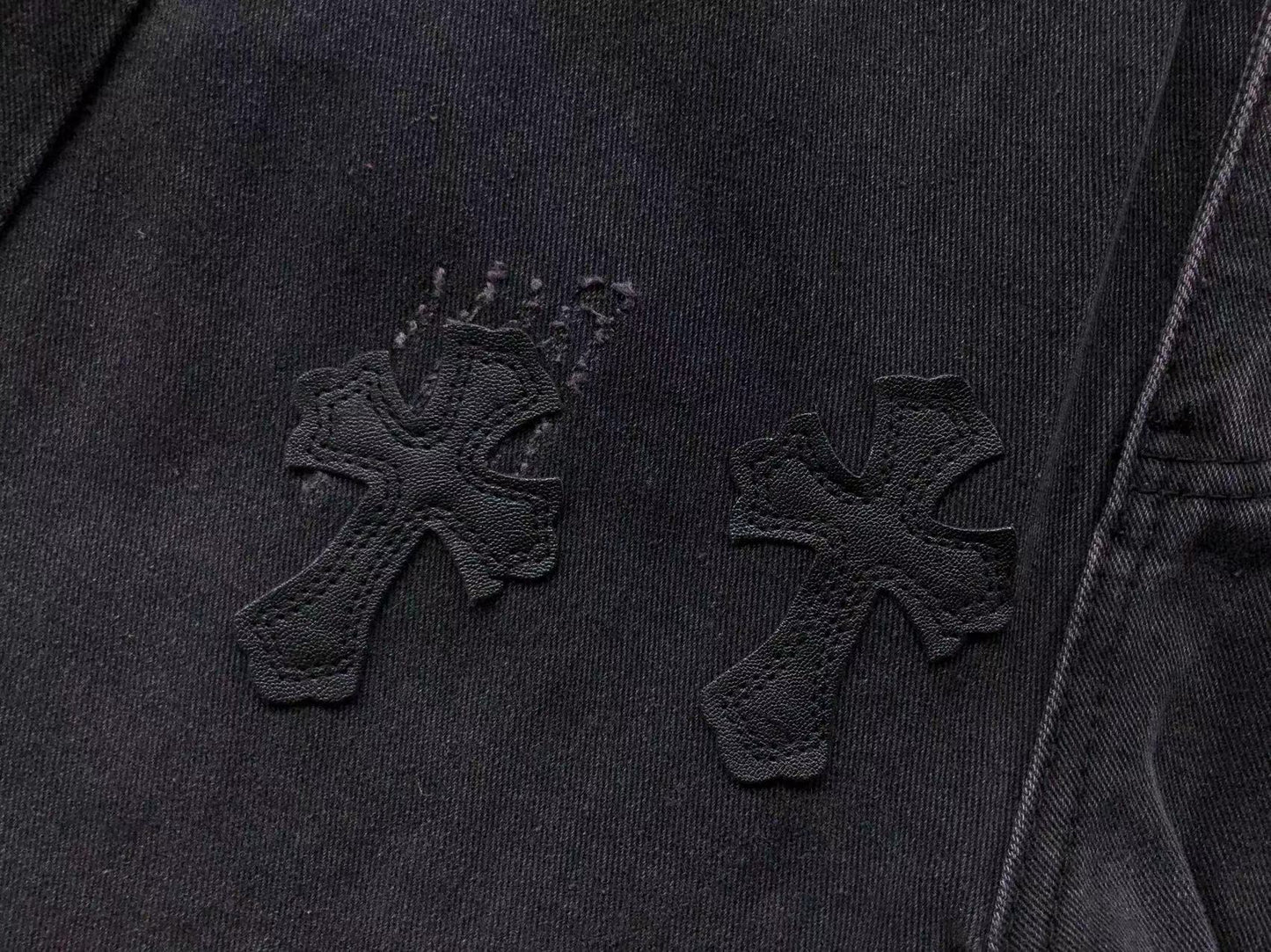 chrome-hearts-cross-patch-jeans-black-4_6441e14d-Drip Store Argentina