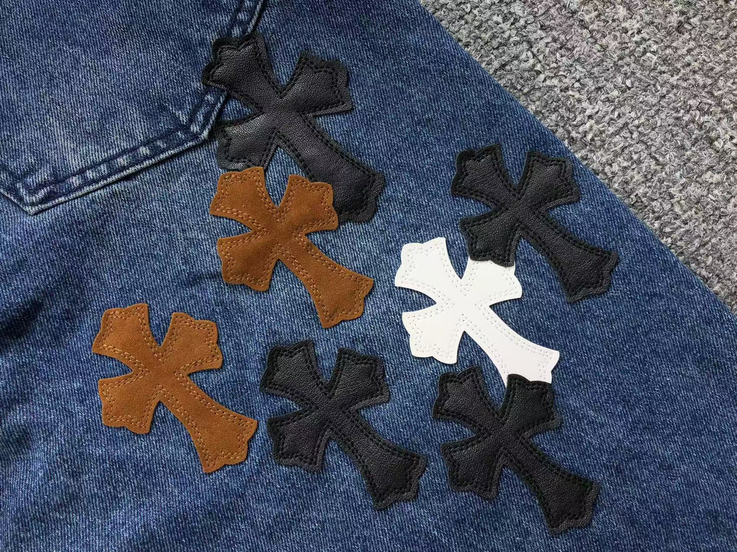 chrome-hearts-cross-patch-jeans-blue-10_7999d68f-Drip Store Argentina