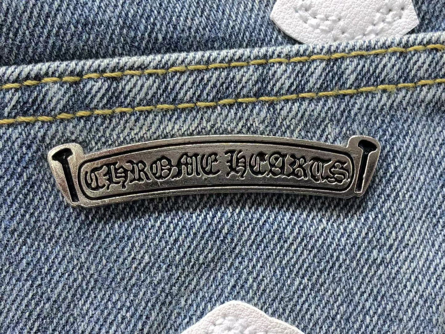 chrome-hearts-cross-patch-jeans-blue-washed-10-Drip Store Argentina