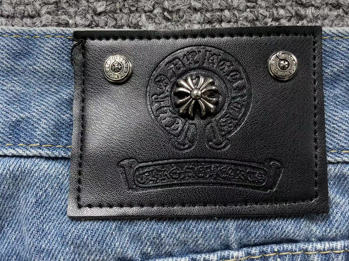 chrome-hearts-cross-patch-jeans-blue-washed-13-Drip Store Argentina
