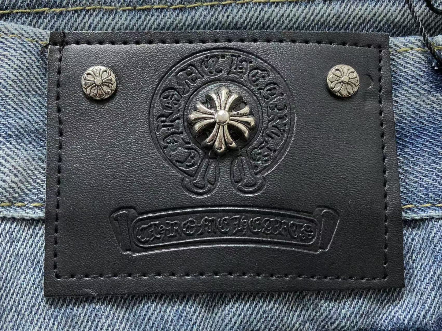 chrome-hearts-cross-patch-jeans-blue-washed-6_d90a90f3-Drip Store Argentina
