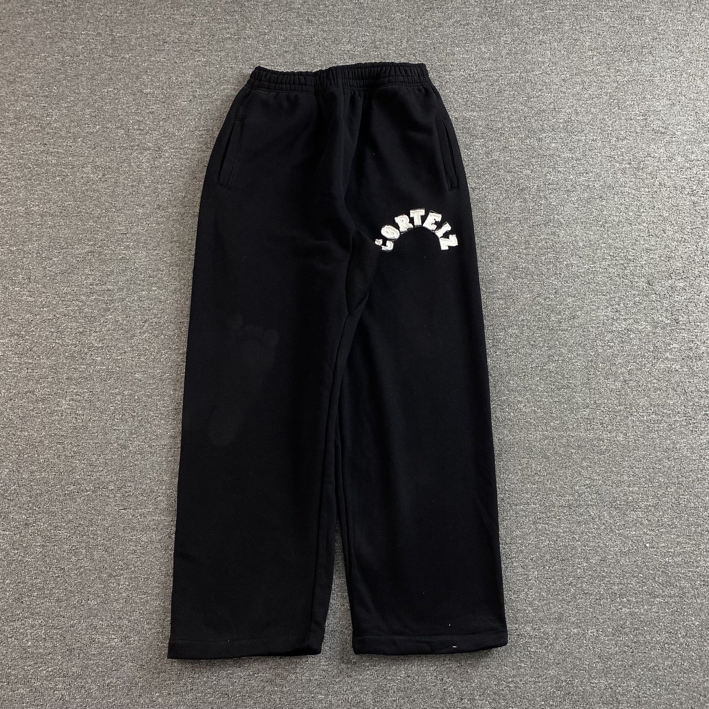 Corteiz Colly Arch Open Hem Pants Black