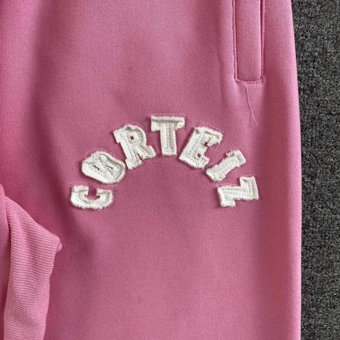Corteiz Colly Arch Open Hem Pants Pink