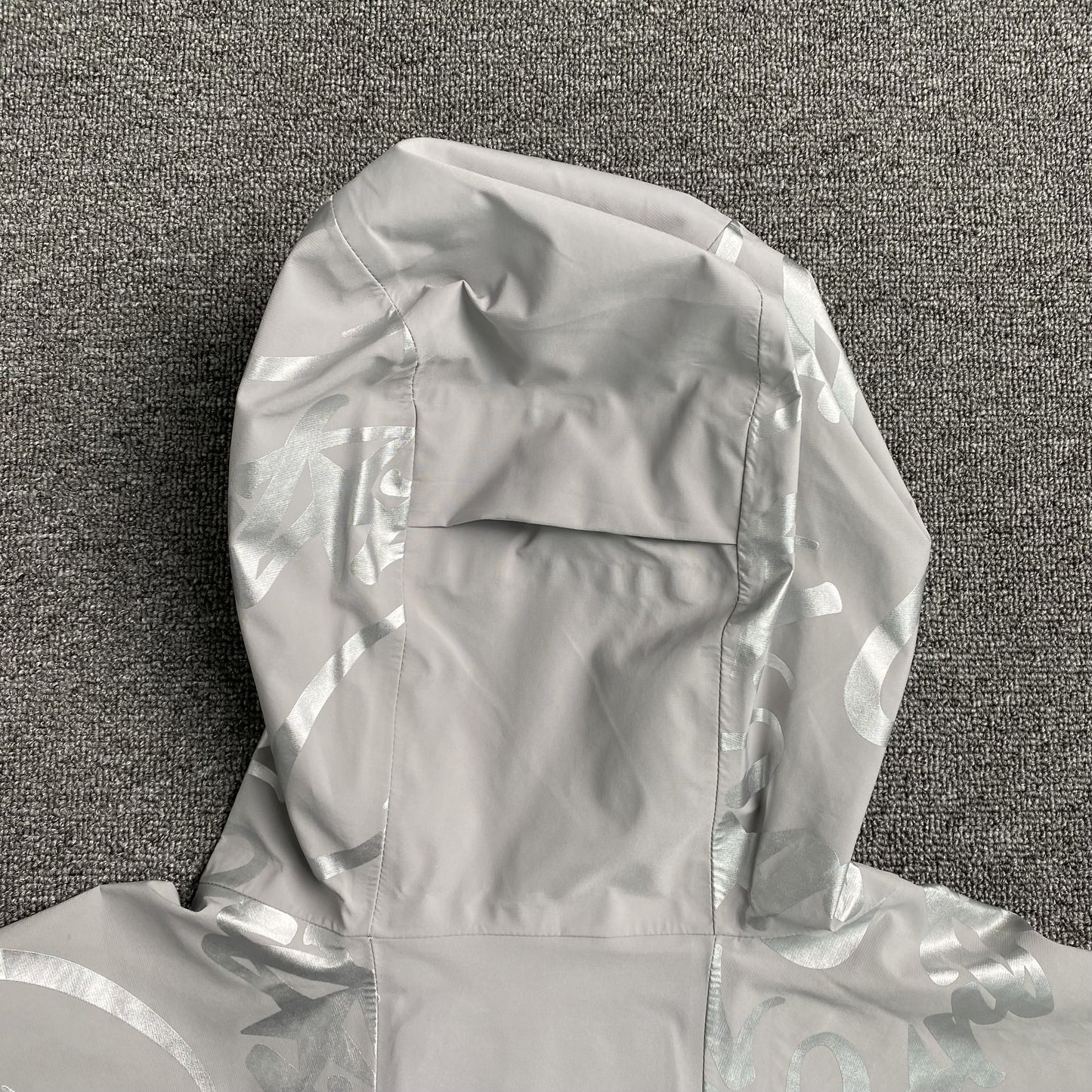 corteiz-elitework-waterproof-shell-jacket-grey-8-Drip Store Argentina