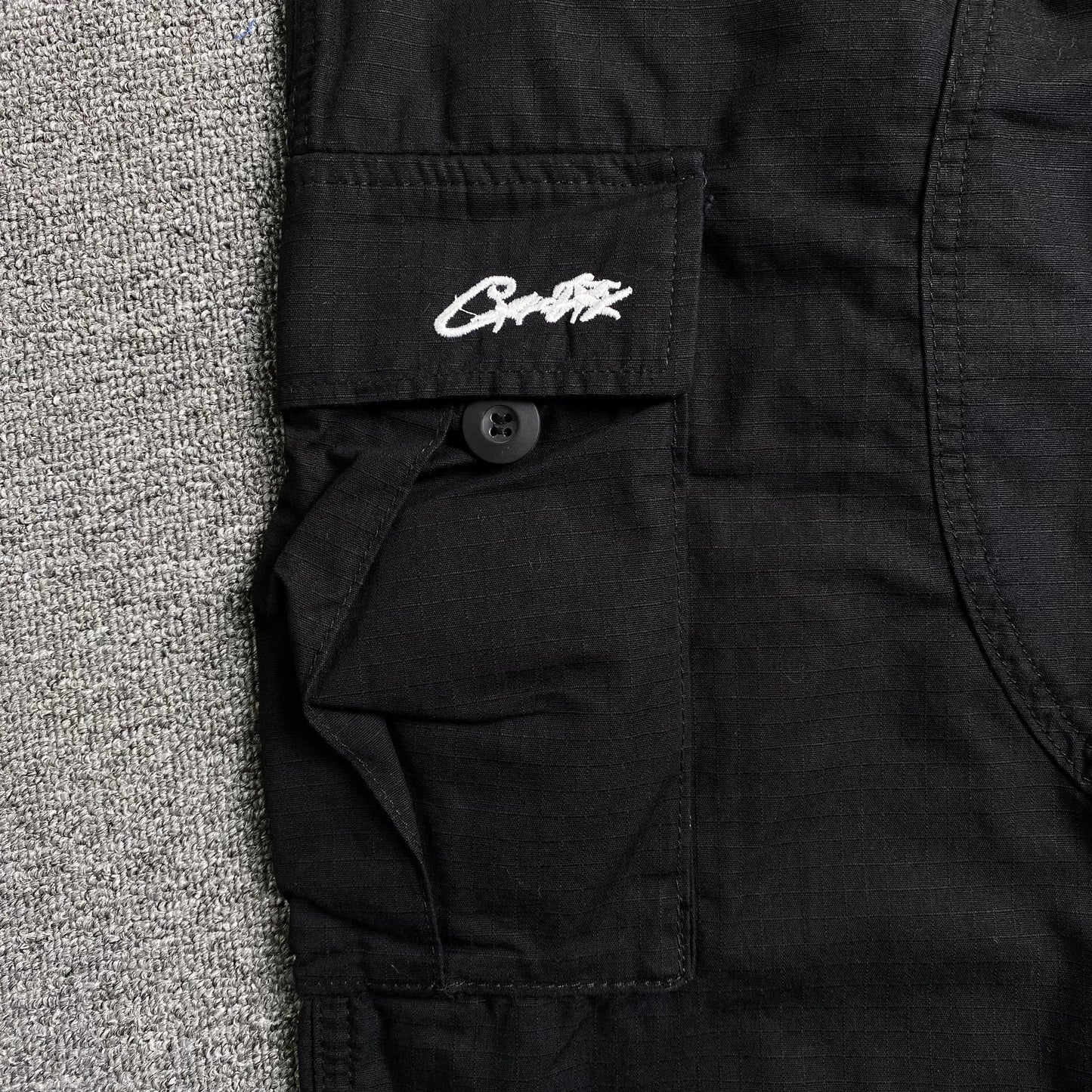 corteiz-guerillaz-cargos-blackyellow-6-Drip Store Argentina